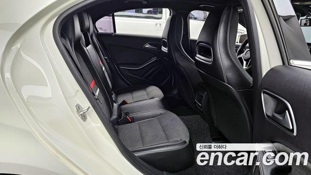 Mercedes-Benz A-Class 2014 — photo 12