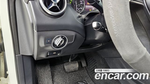 Mercedes-Benz A-Class 2014 — photo 16