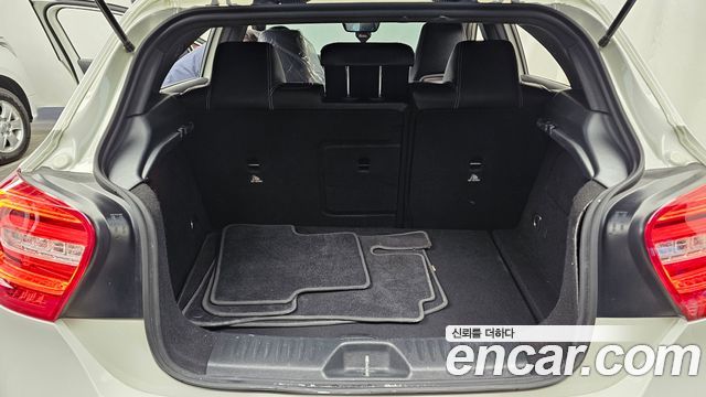 Mercedes-Benz A-Class 2014 — photo 20