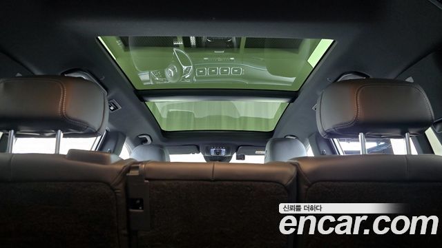 Mercedes-Benz GLS-Class 2024 — photo 18