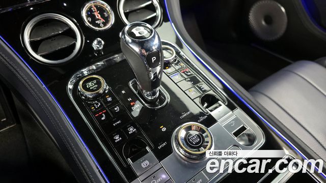 Bentley Continental 2019 — photo 9