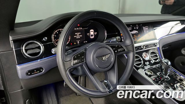 Bentley Continental 2019 — photo 13