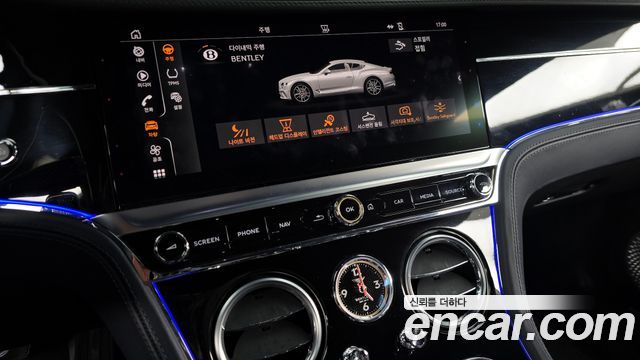 Bentley Continental 2019 — photo 16