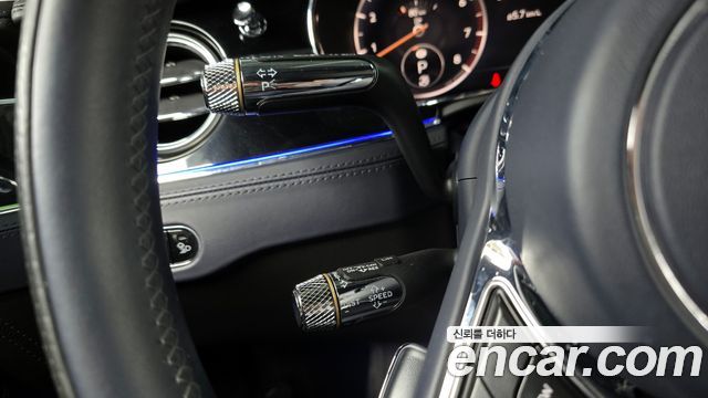 Bentley Continental 2019 — photo 17
