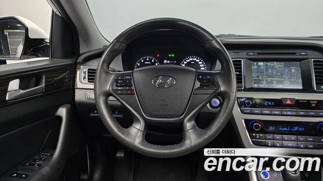 Hyundai Sonata 2016 — photo 13