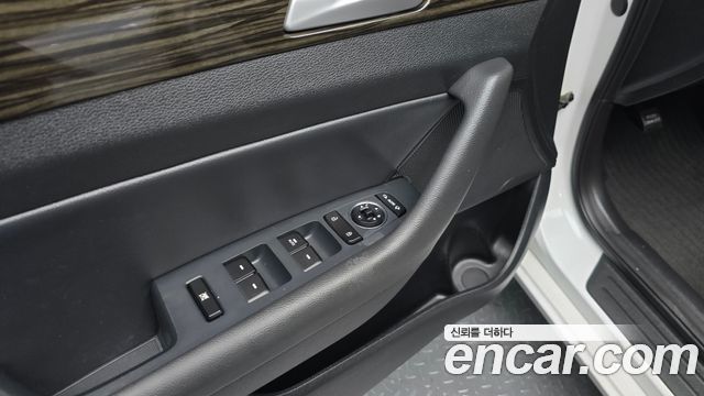 Hyundai Sonata 2016 — photo 17
