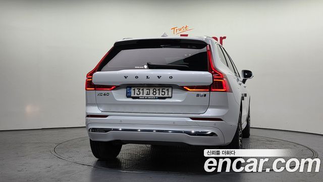 Volvo XC60 2022 — photo 4