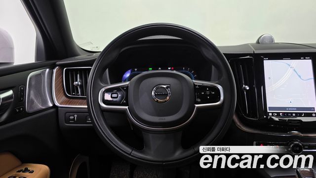 Volvo XC60 2022 — photo 15
