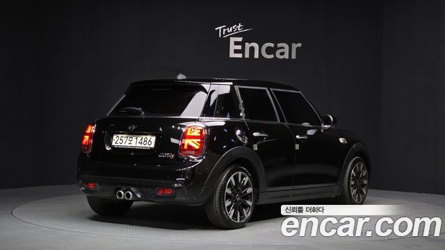 Mini Cooper 2020 — photo 2