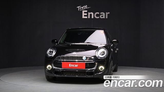 Mini Cooper 2020 — photo 3