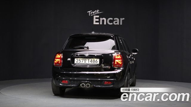 Mini Cooper 2020 — photo 4