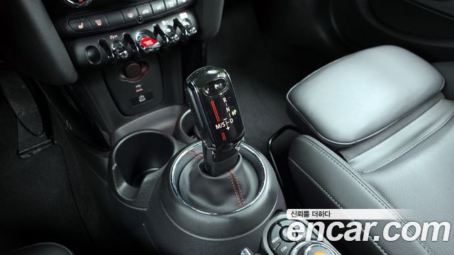 Mini Cooper 2020 — photo 9