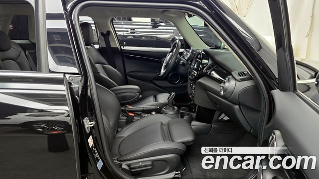 Mini Cooper 2020 — photo 11