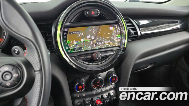 Mini Cooper 2020 — photo 14
