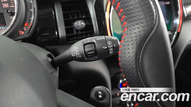 Mini Cooper 2020 — photo 16
