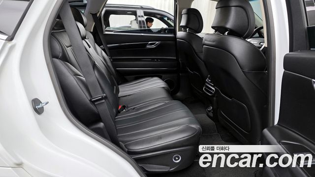Genesis GV80 2020 — photo 12