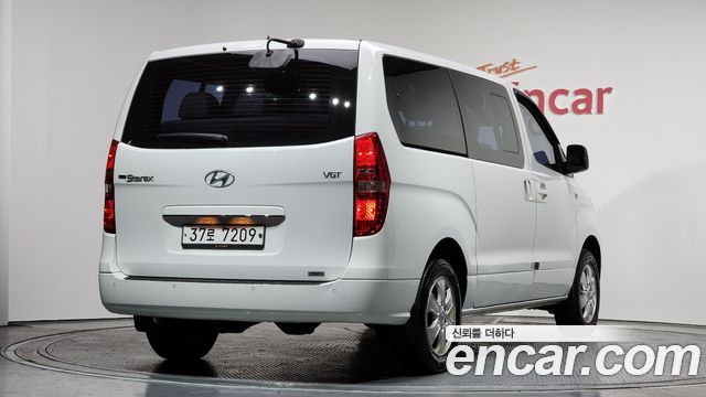 Hyundai Starex 2019 — photo 2