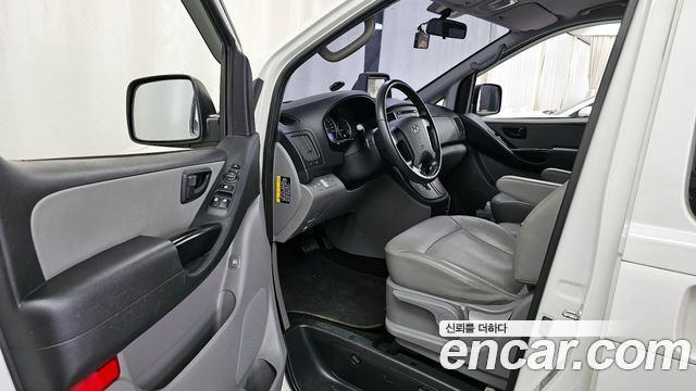 Hyundai Starex 2019 — photo 10