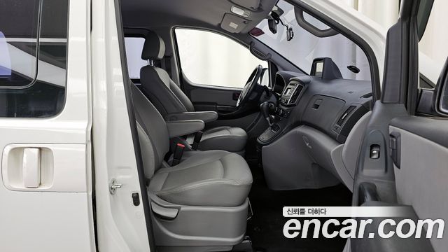 Hyundai Starex 2019 — photo 11