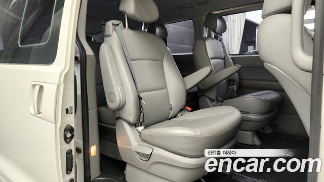 Hyundai Starex 2019 — photo 12