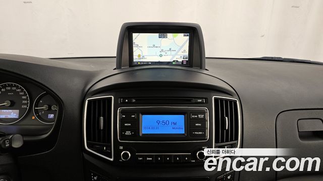 Hyundai Starex 2019 — photo 14
