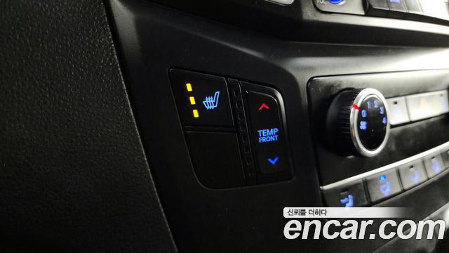 Hyundai Starex 2019 — photo 19