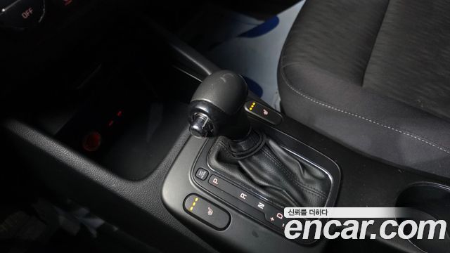 Kia K3 2013 — photo 9