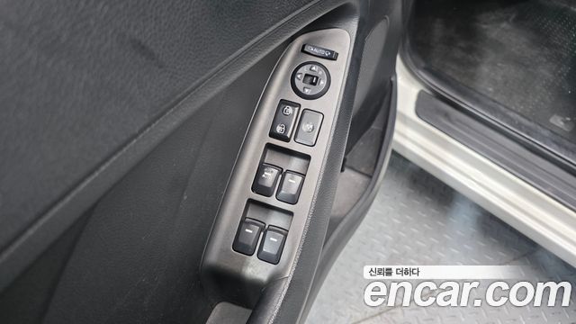 Kia K3 2013 — photo 14
