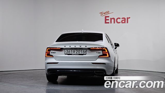 Volvo S60 2020 — photo 4