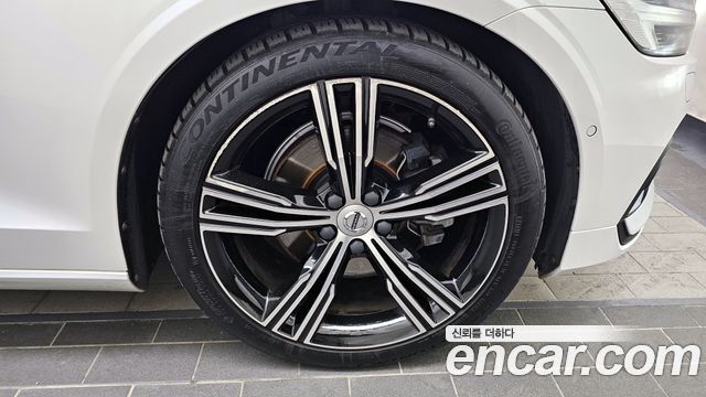 Volvo S60 2020 — photo 5