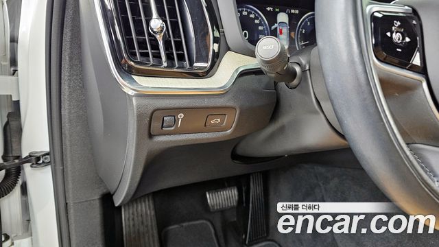 Volvo S60 2020 — photo 16