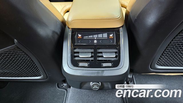 Volvo S60 2020 — photo 18