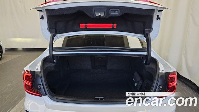 Volvo S60 2020 — photo 20