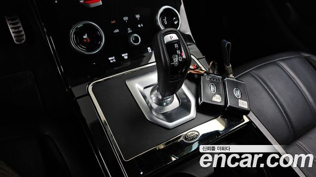 Land Rover Range Rover Evoque 2021 — photo 9