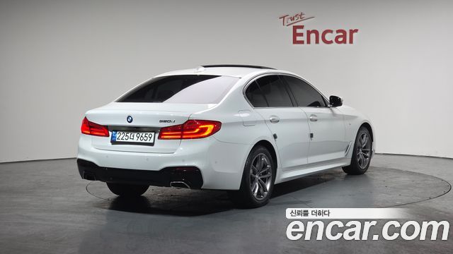 BMW 5-Series 2018 — photo 2