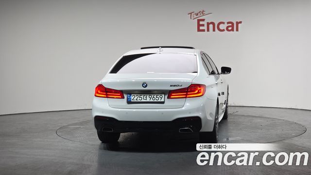 BMW 5-Series 2018 — photo 4