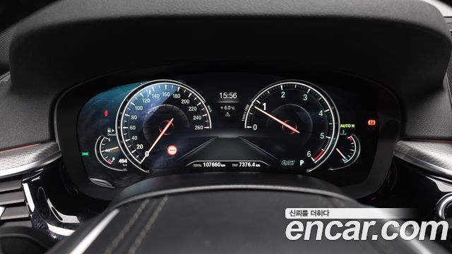 BMW 5-Series 2018 — photo 8