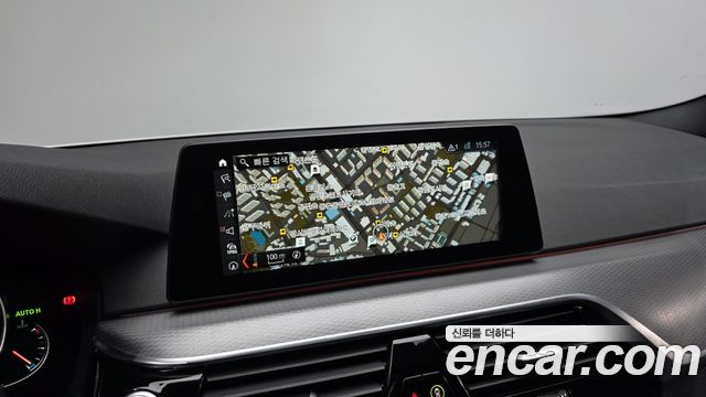 BMW 5-Series 2018 — photo 15