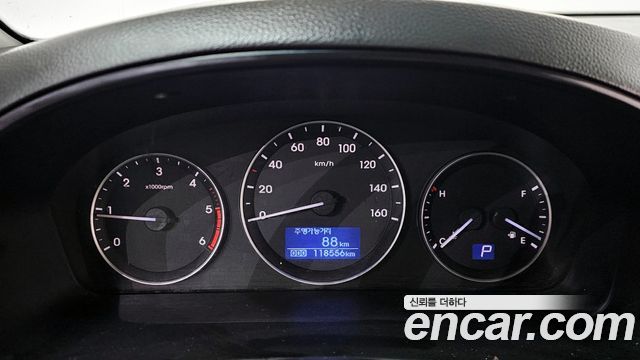 Hyundai Starex 2017 — photo 8