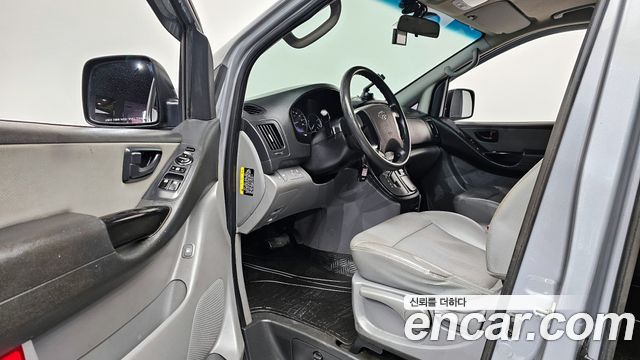 Hyundai Starex 2017 — photo 11