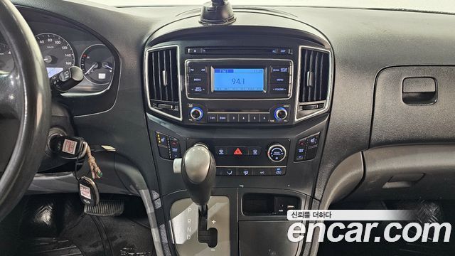 Hyundai Starex 2017 — photo 15