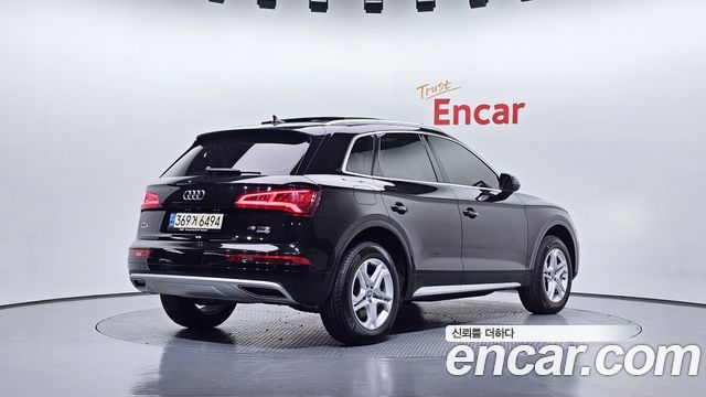 Audi Q5 2020 — photo 2