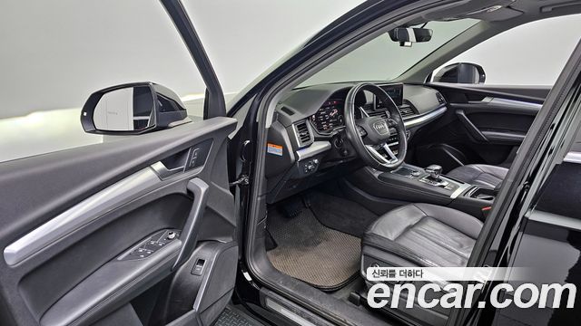 Audi Q5 2020 — photo 11