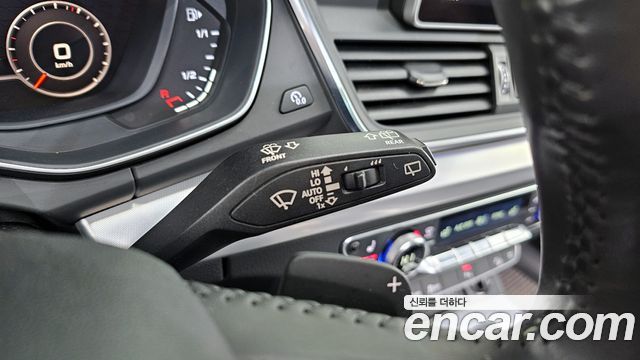 Audi Q5 2020 — photo 16