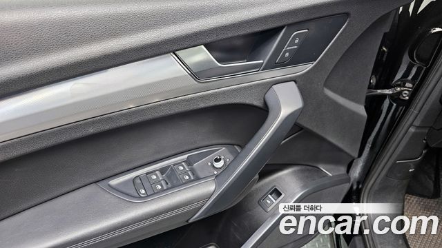 Audi Q5 2020 — photo 18