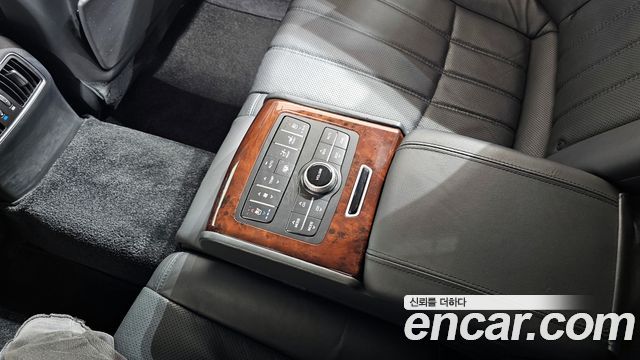Hyundai Equus 2012 — photo 18