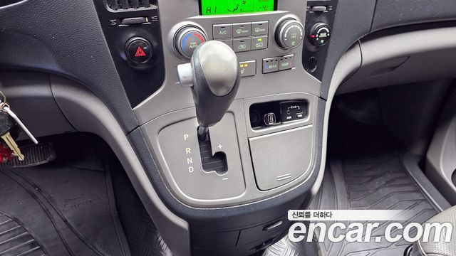 Hyundai Starex 2015 — photo 9