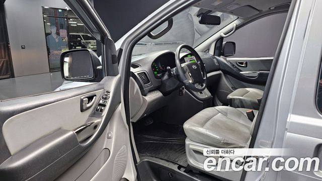 Hyundai Starex 2015 — photo 11