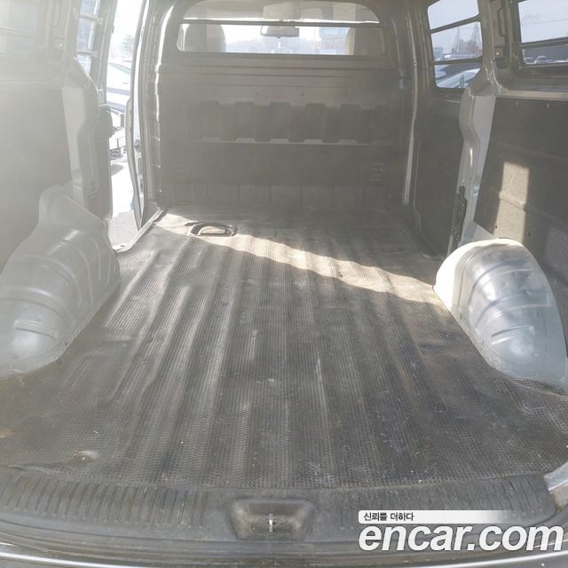 Hyundai Starex 2019 — photo 12