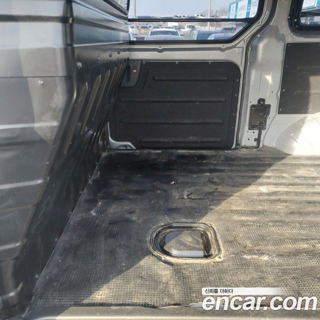 Hyundai Starex 2019 — photo 13